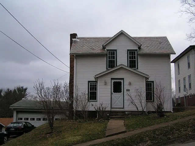 220 E Clay St photo 1