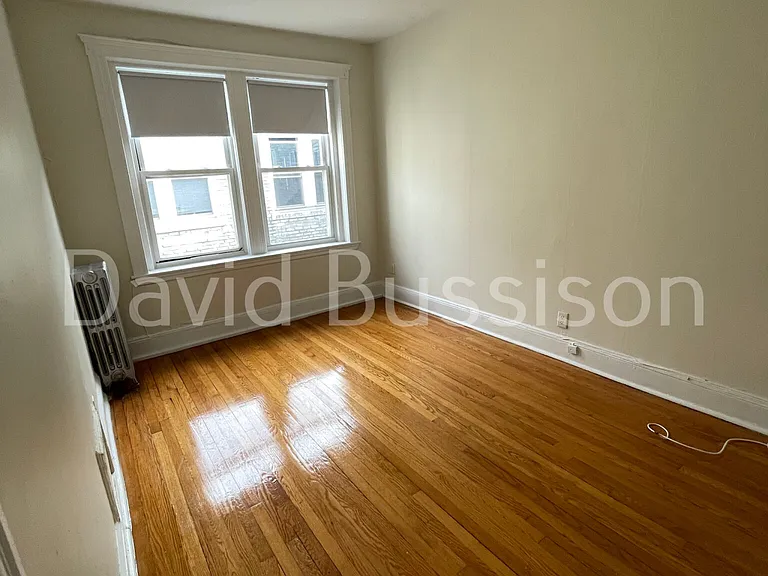 127 Sutherland Rd #E — Photo 5