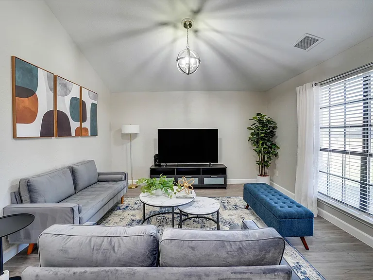 1725 Canterbury Ln — Photo 19