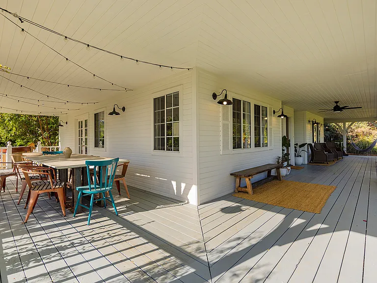 Loma Dr — Photo 27
