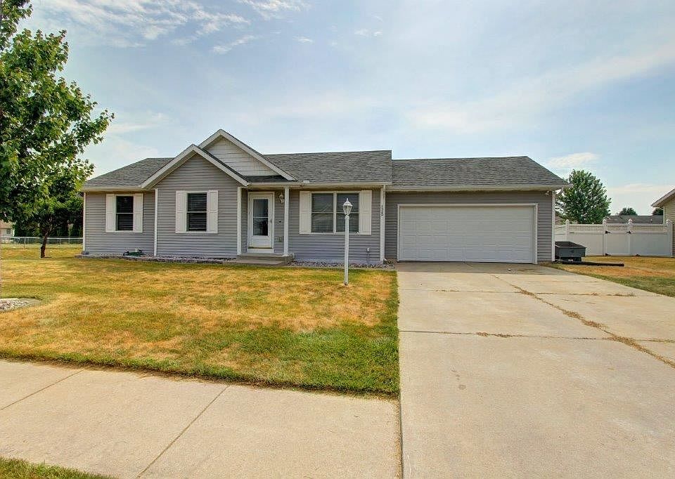 1st image of 1320 Crimson Leaf Dr