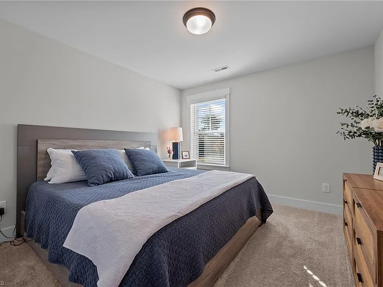 1103 Summerhouse Way — Photo 4