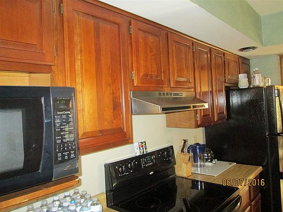 5th image of 501 N Meadow Ln