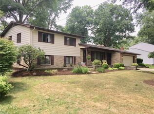 514 Sturgeon Dr, Akron, OH 44319