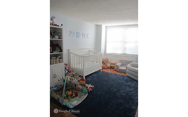 Rented by Douglas Elliman | media 36