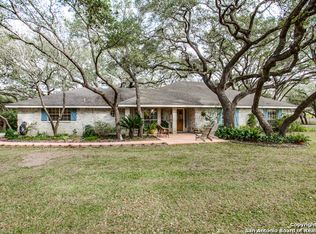 165 Wood Valley Dr, Adkins, TX 78101