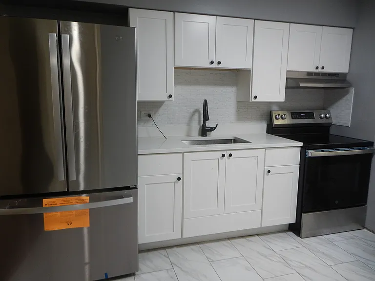 704 W 111th St #1S — Photo 7