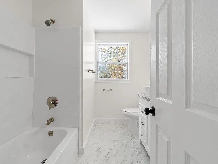 110 Rainbow St — Photo 20