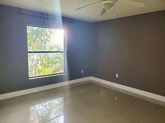 3rd image of 1772 Williamsburg Dr