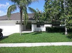 1st image of 9392 Laurel Green Dr