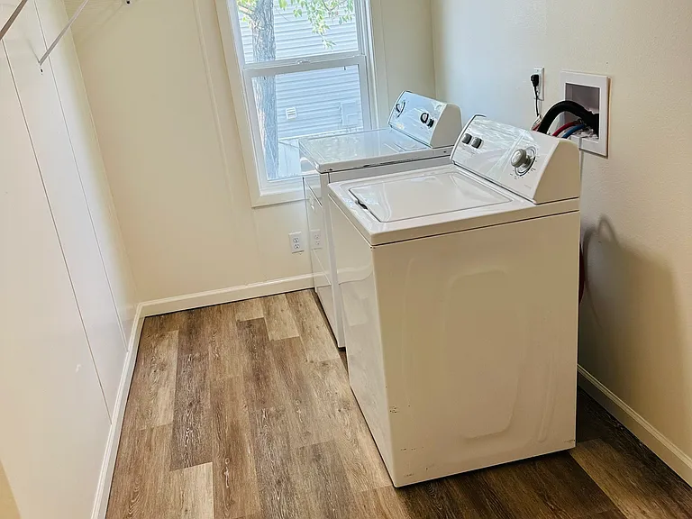 121 Coleman Ln — Photo 5