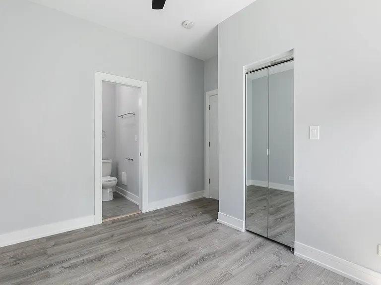 6035 N Winthrop Ave #3 — Photo 10