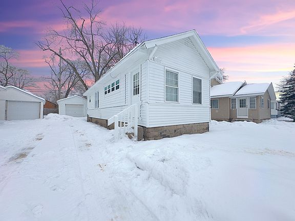 2nd image of 1104 E Larch Ave