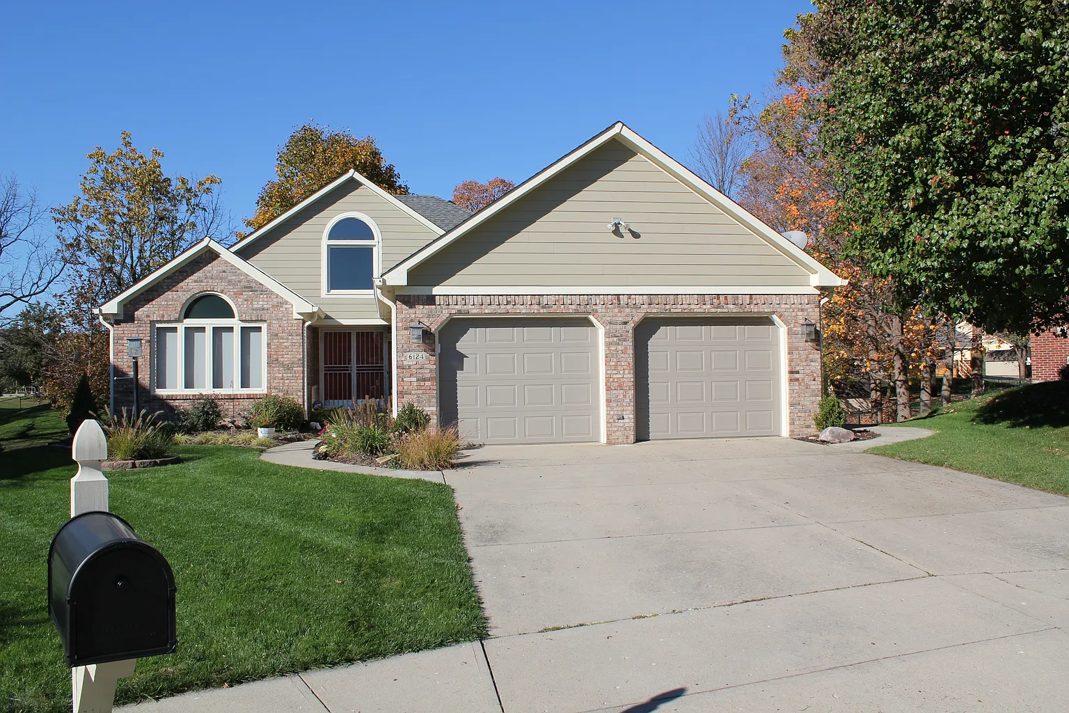6124 Dan Patch Ct photo 1