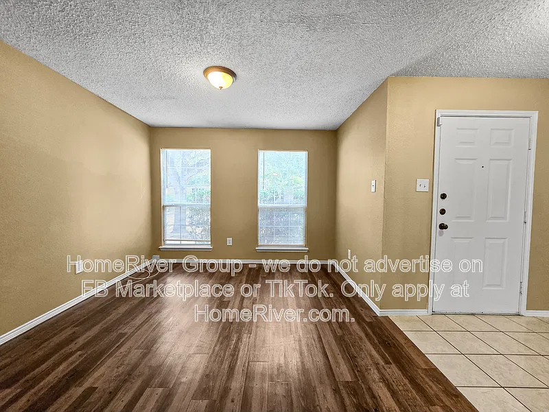 4 bed, 2.0 bath, 1940 sqft, $2,200 — Photo 3