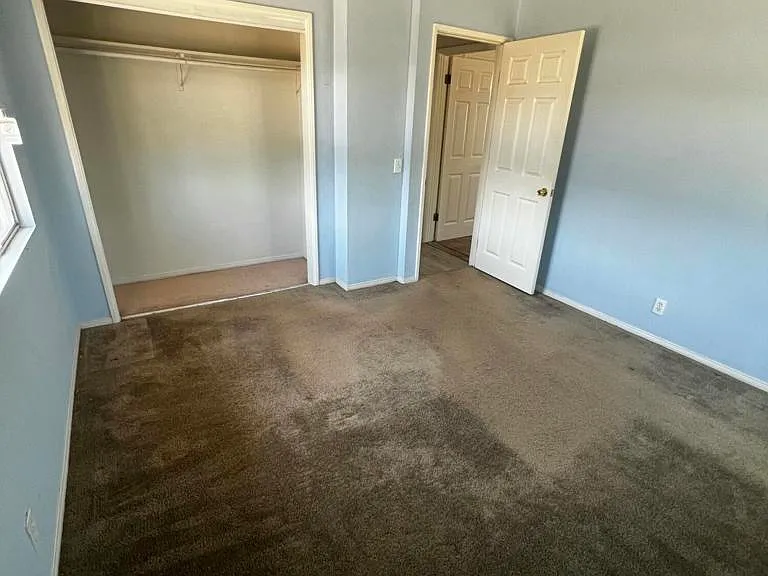 821 E Stroube St — Photo 7