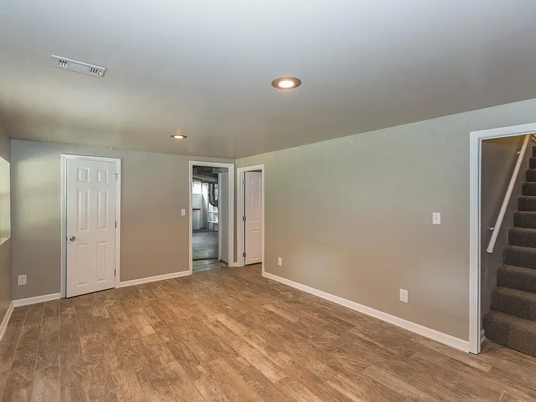 7001 NW Coronado St — Photo 34