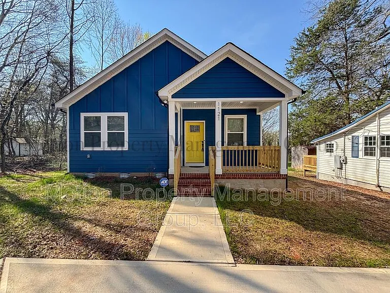1121 Wilmington Ave — Photo 1