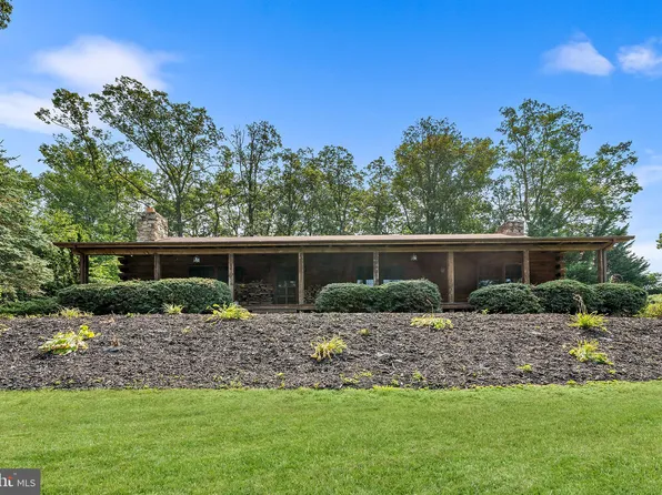 5240 Snyder Mill Rd, Spring Grove, PA 17362