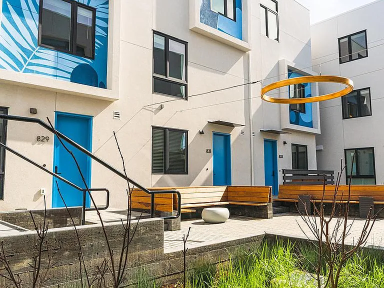 ArtHaus Six — Photo 7