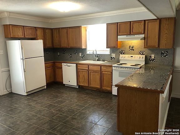 4th image of 566 Creekside Dr