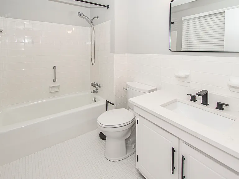 118 Camelot Ct — Photo 8