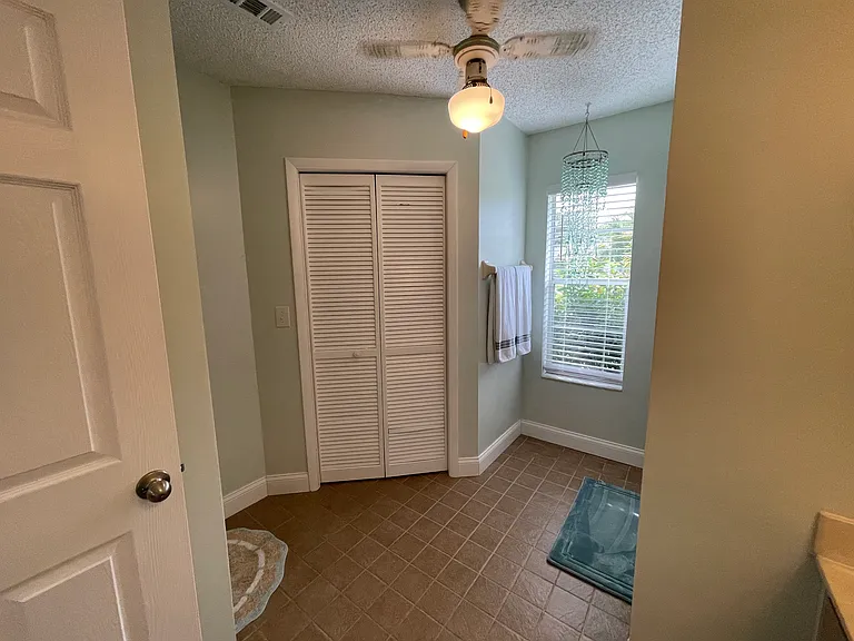 2219 Umbrella Tree Dr — Photo 14