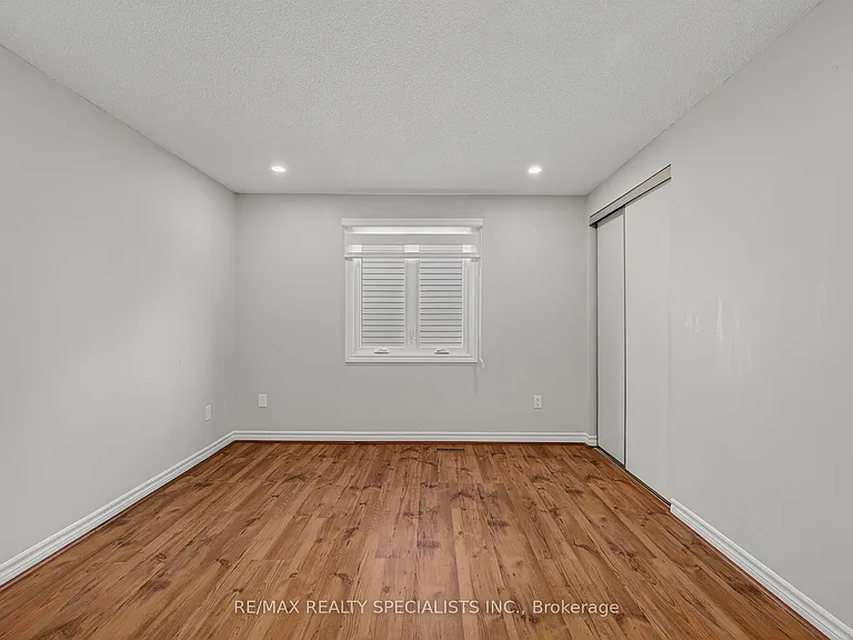 19 Longyear Dr — Photo 28