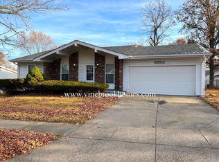 6753 Foxbend Ct, Florissant, MO 63033