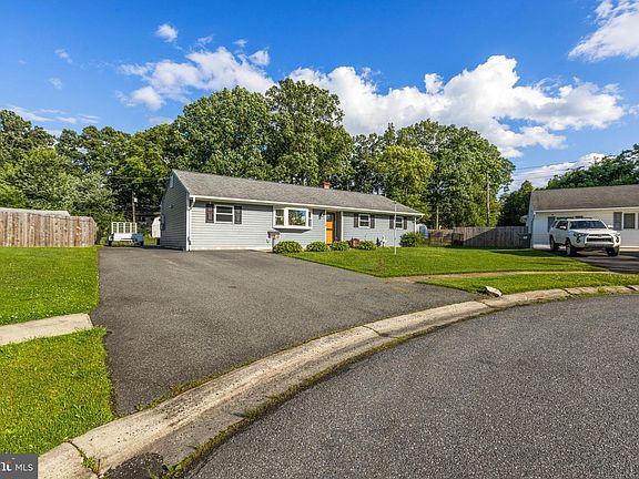 4th image of 2 Holloway Cir