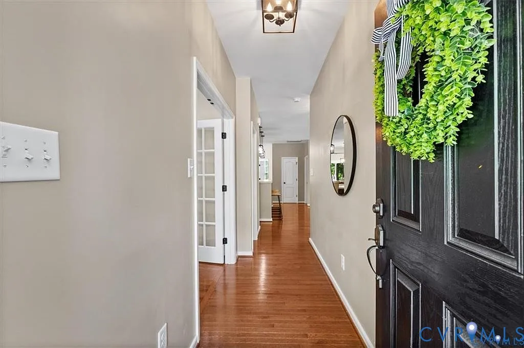 4 bed, 2.5 bath, 2520 sqft, $3,250 — Photo 4