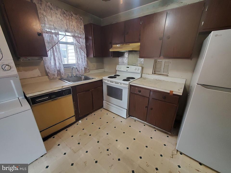 1st image of 25 Florence Tollgate Pl Unit 7