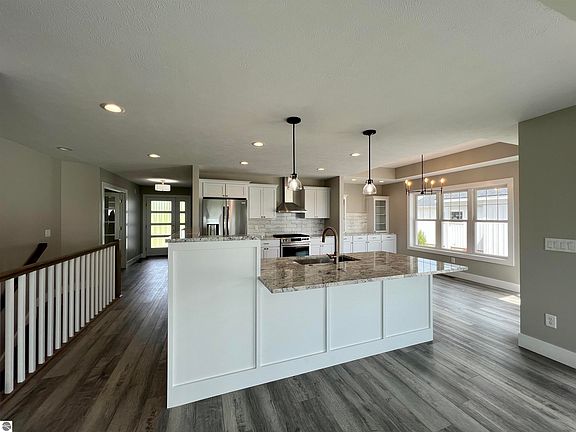 2nd image of 2780 W Crown Dr