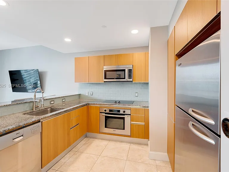 1060 Brickell Ave #3209 — Photo 7