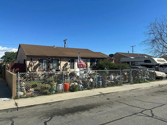 3rd image of 2141 Hughes Dr