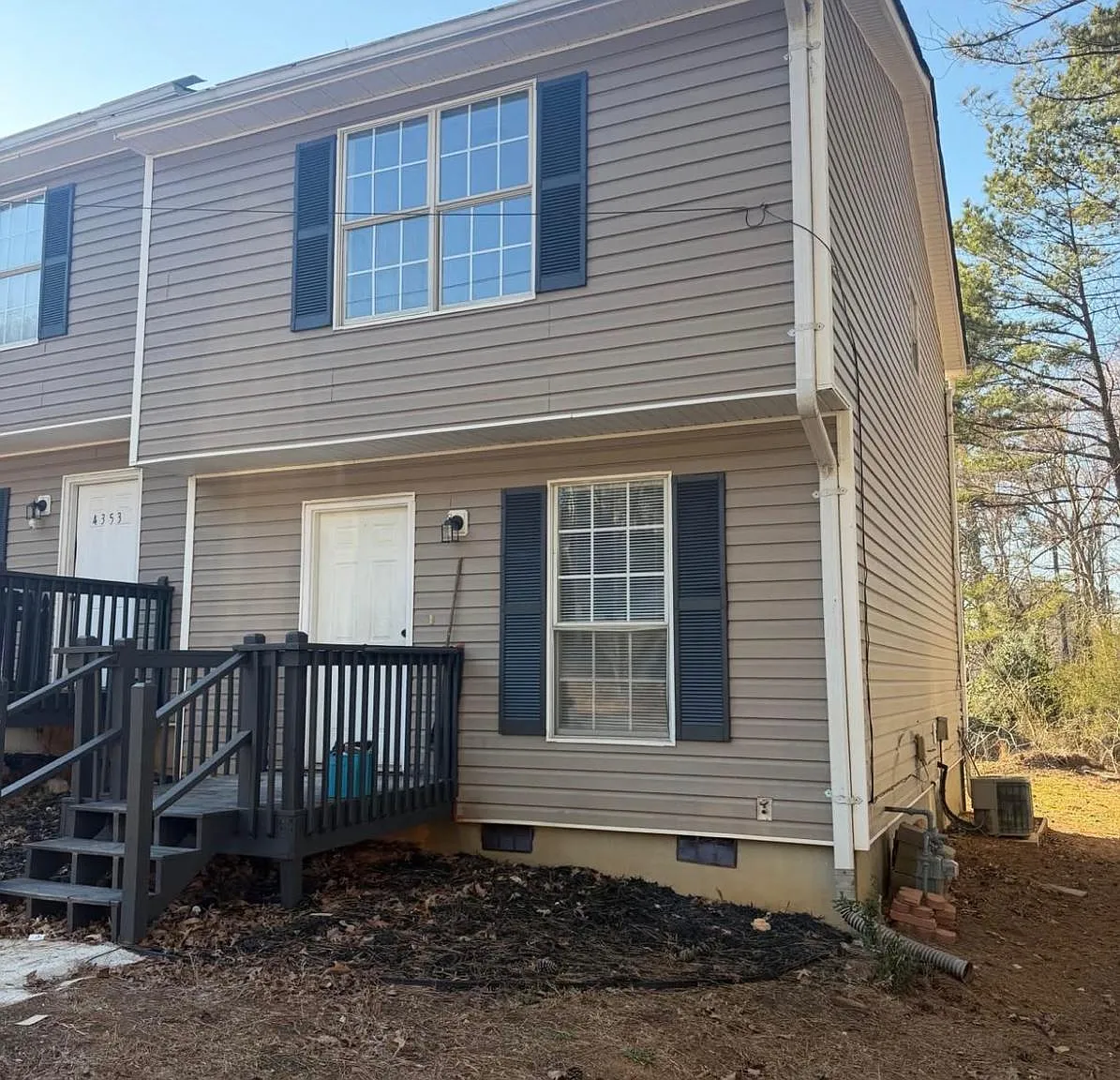 Renovated 2BR/1.5BA Duplex Steps to Downtown Acworth Pet Friendly — Photo 1