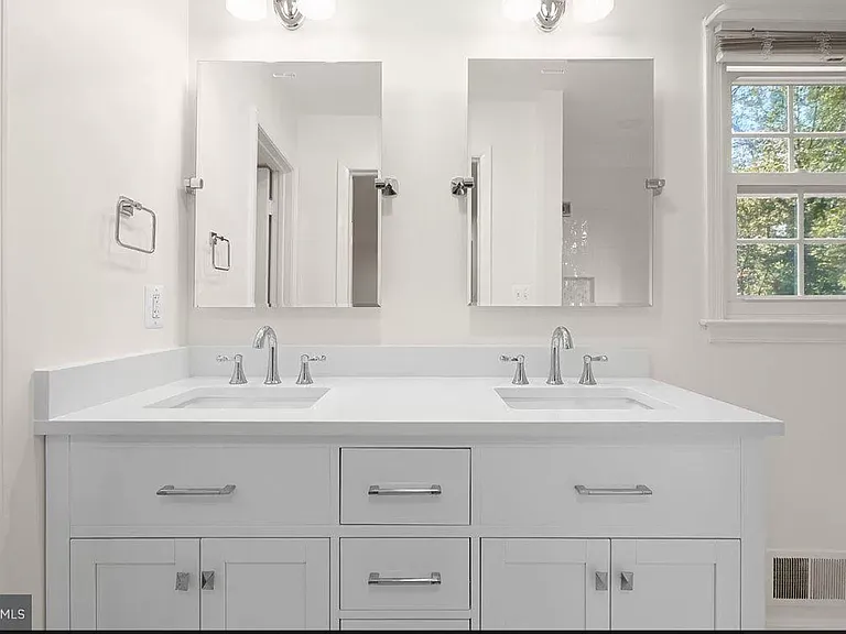 1721 Arbor View Rd — Photo 16
