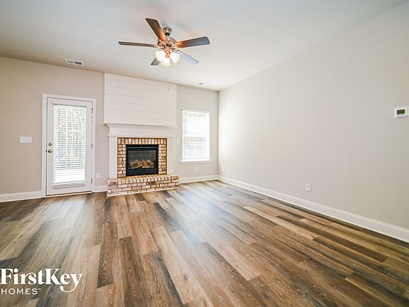 3rd image of 206 Cheshire Dr
