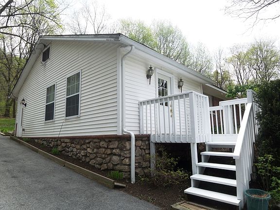 2nd image of 13 Pond Dr