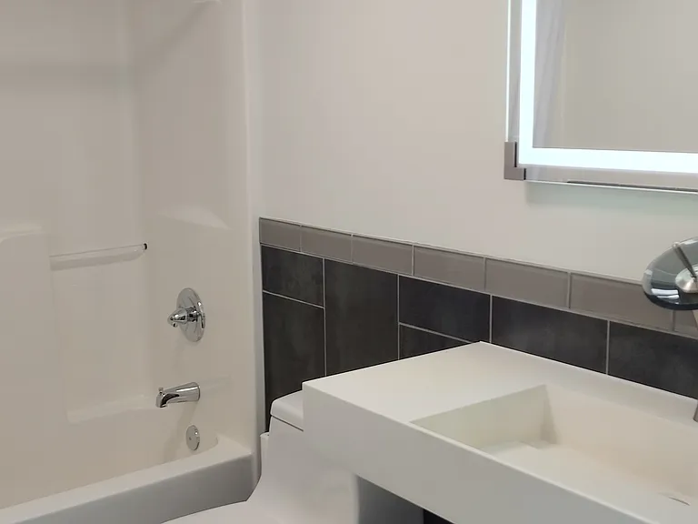 2745 Grinstead Dr #109 — Photo 10