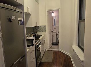 228 W 17th St #2B, New York, NY 10011