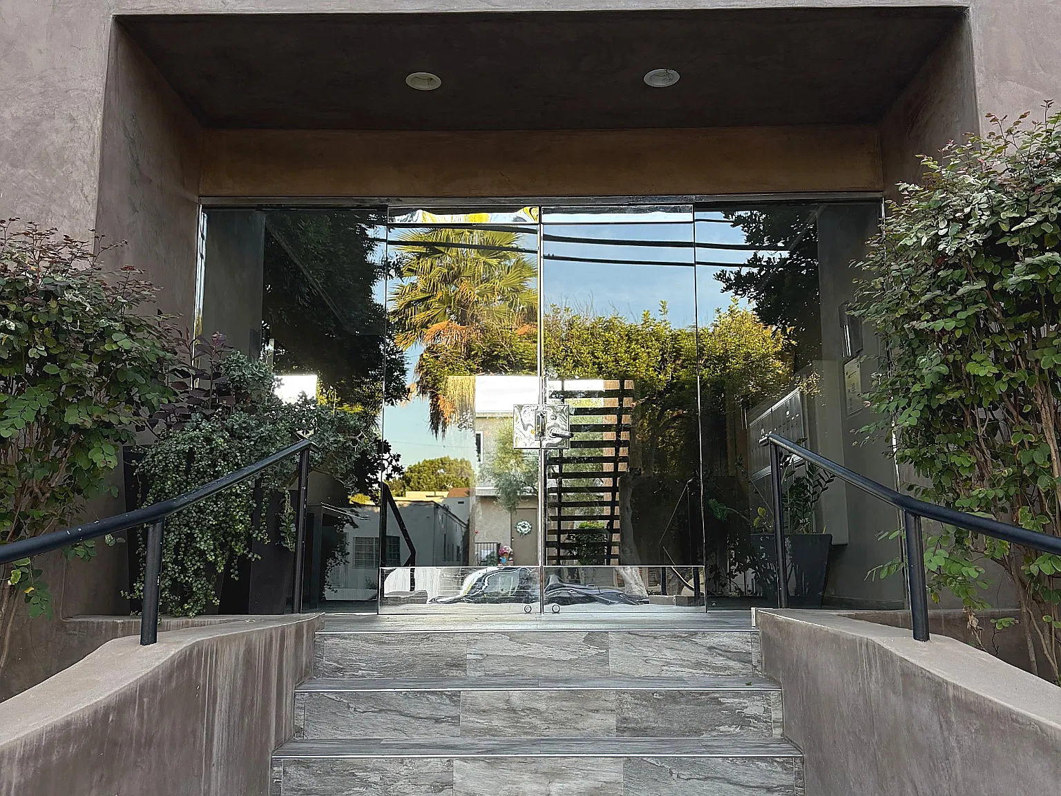 2 bed, 1178 sqft, $4,095 — Photo 3