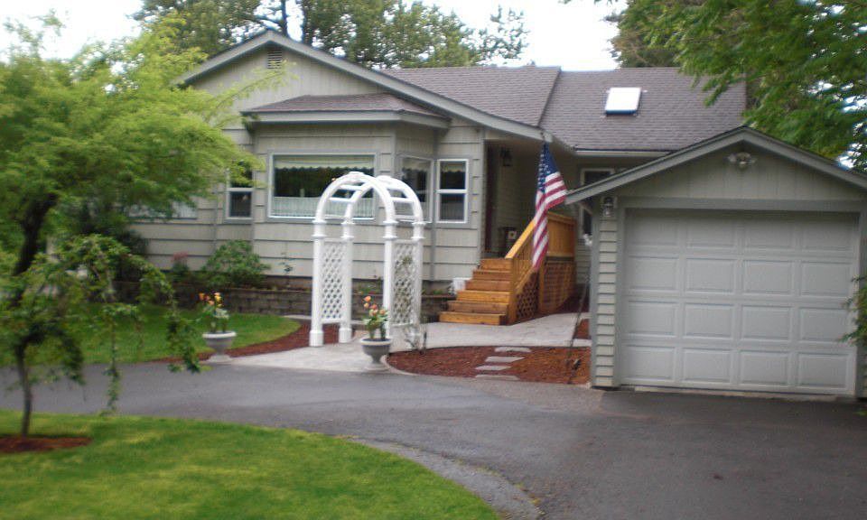 1st image of 1325 23rd Ave SW