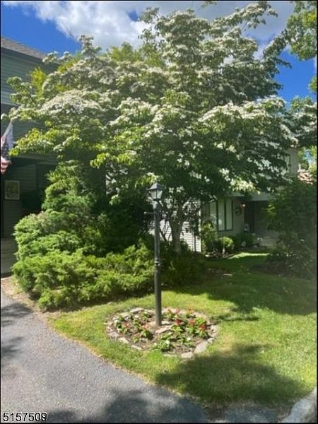 1st image of 29 Minnisink Dr