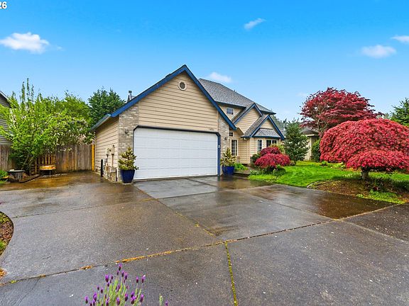 3rd image of 1496 SE Althaus Dr