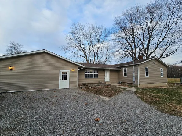 202 S Park St, Ava, IL 62907