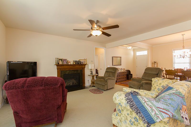 1st image of 507 Glebe Ln