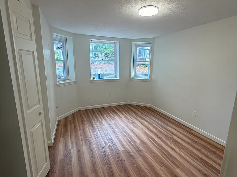 72 Cabot St #8 — Photo 4