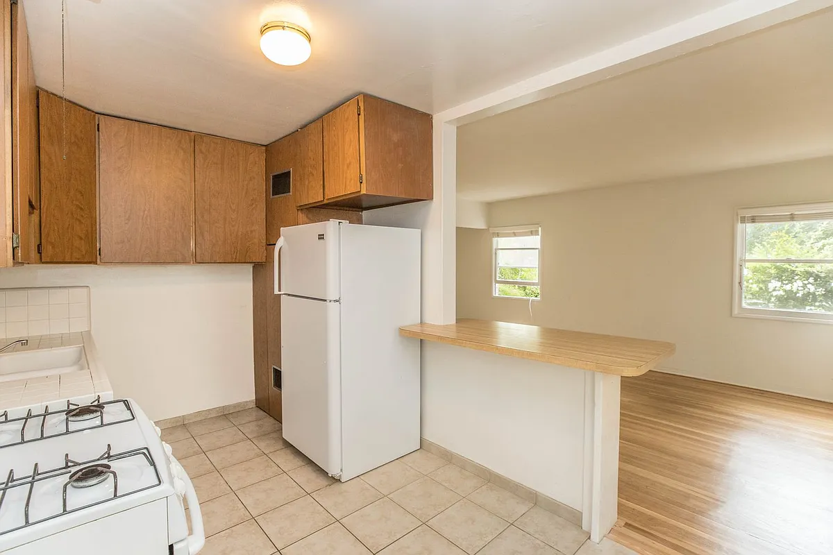 Building Photo - 25 19th Ave #A