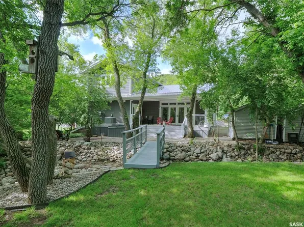 662 Valley DRIVE, South Lake, SK S0H 4C0